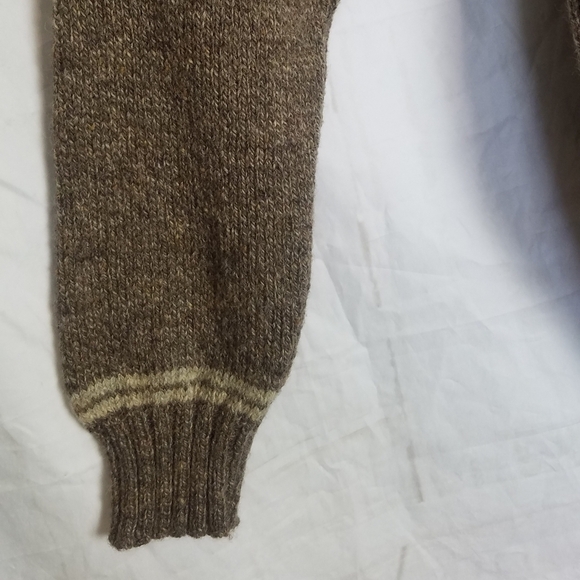 Eddie Bauer wool blend v-neck sweater - Picture 3 of 4